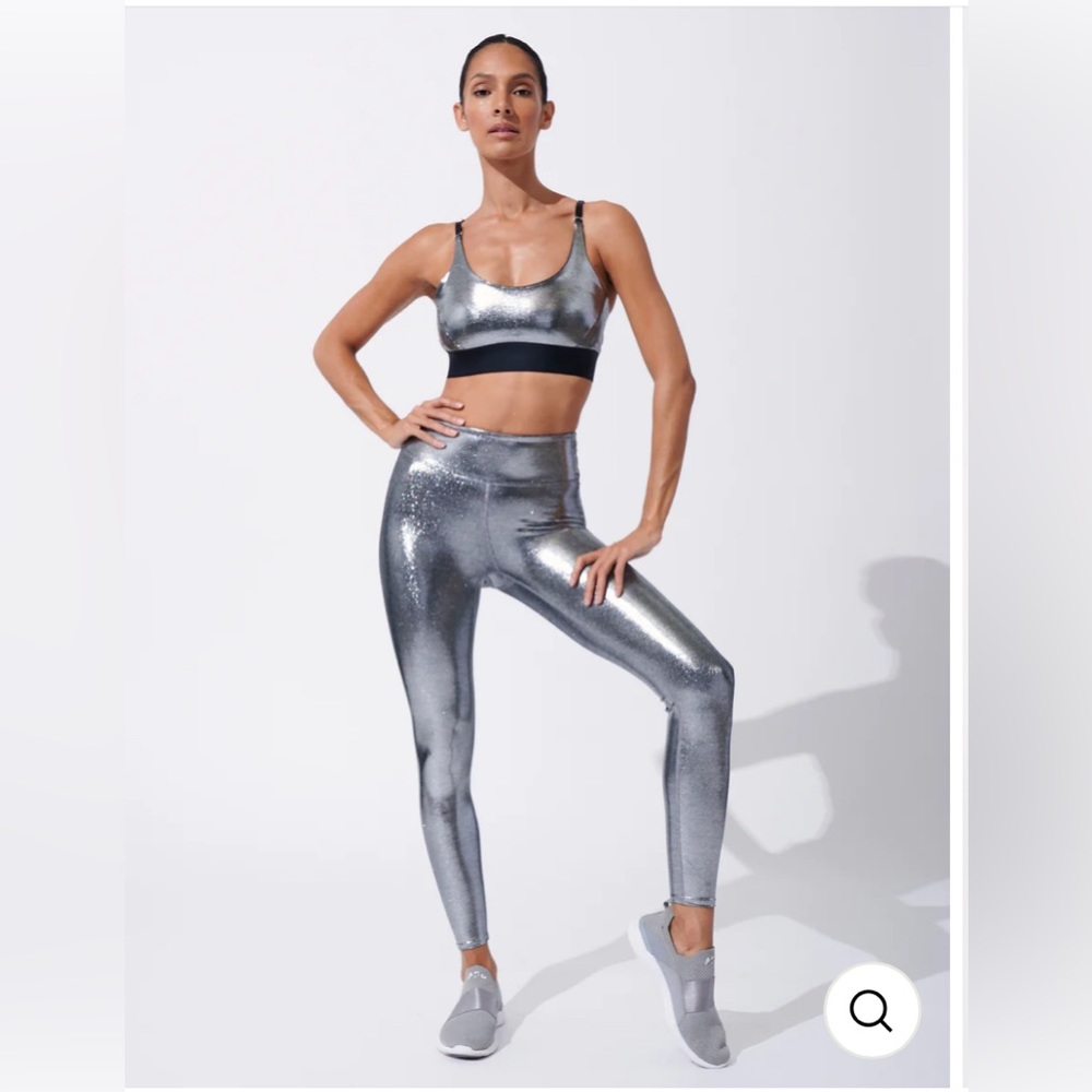 SET Heroine Sport METALLIC silver Marvel leggings and bra -Excellent condition